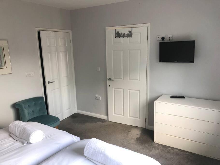 Holiday home 2 Bedroom With Beautiful Views Over The Mendips *